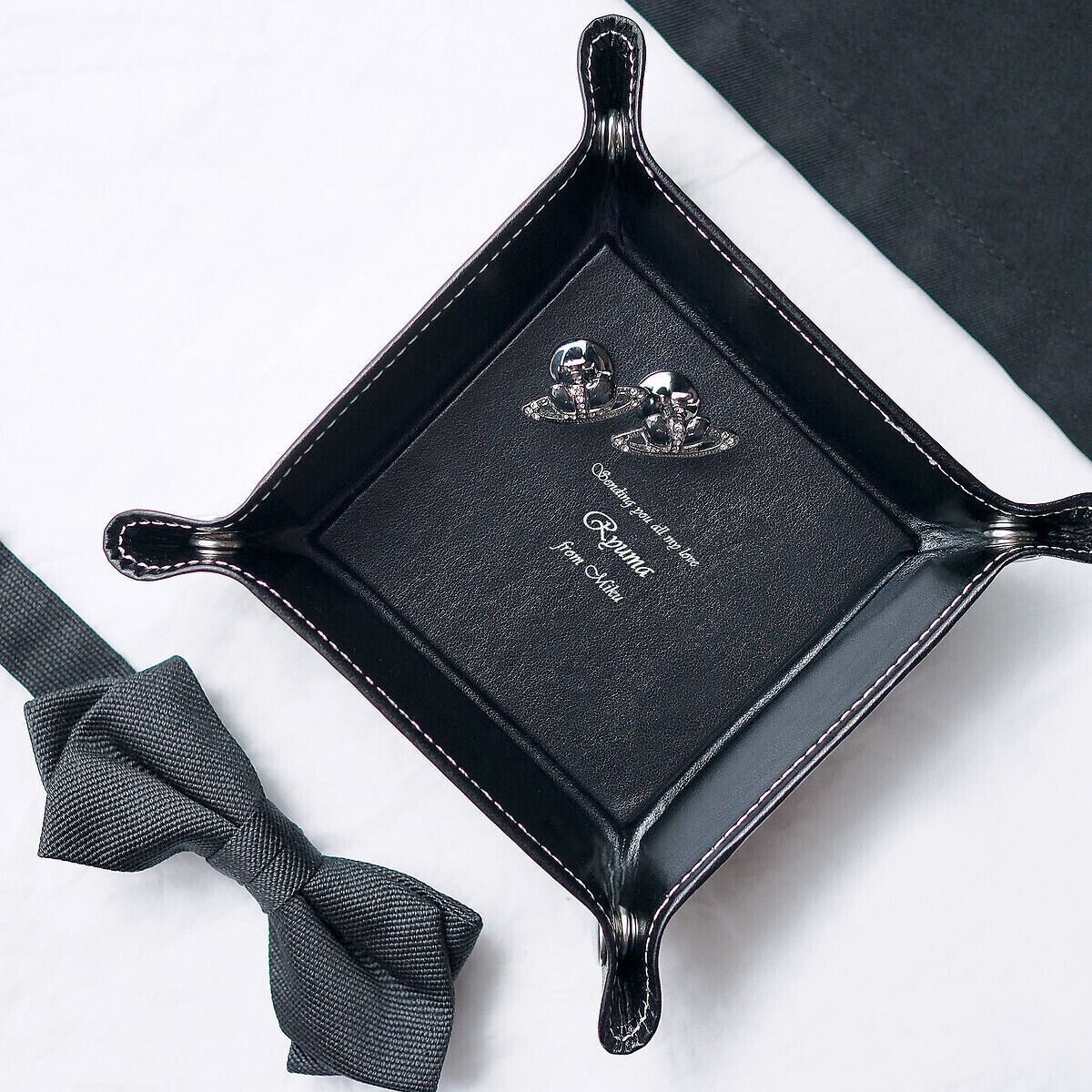 レザーボタントレイ ミニ ブラック}